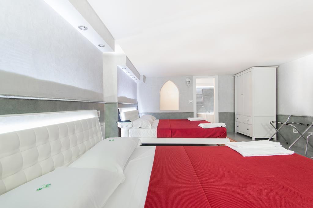 Suite Apartments Angioini Неаполь Екстер'єр фото