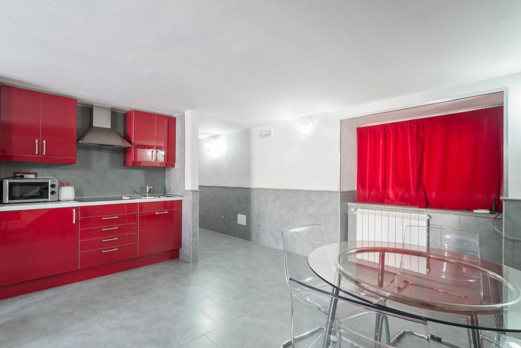 Suite Apartments Angioini Неаполь Екстер'єр фото