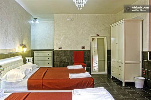 Suite Apartments Angioini Неаполь Екстер'єр фото